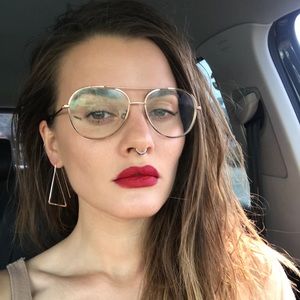 Meet your Posher, Kayla